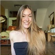 Graduada en Estudios de Inglés y de Francés con Máster en Formación del Profesorado da clases de inglés de todos los niveles